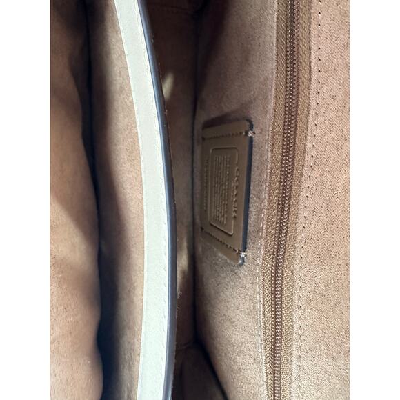 Coach Signature Canvas Morgan Bag - Picture 7 of 8